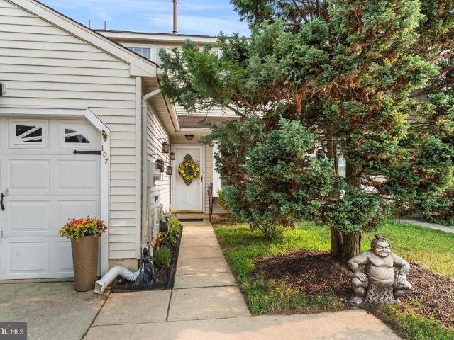 Townhouse for sale in Florence, New Jersey