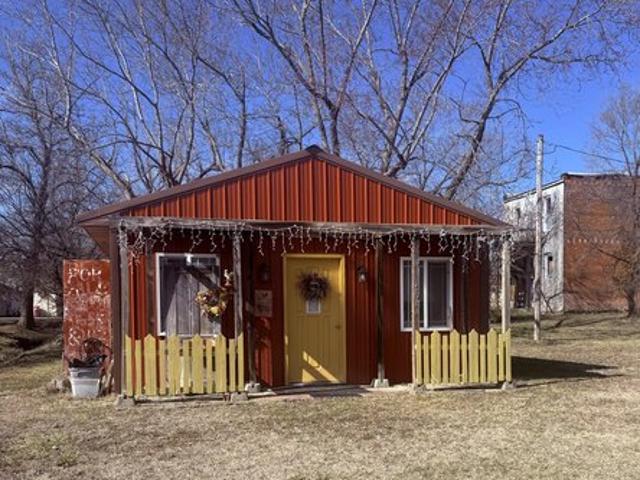 House for sale in Fair Play, Missouri