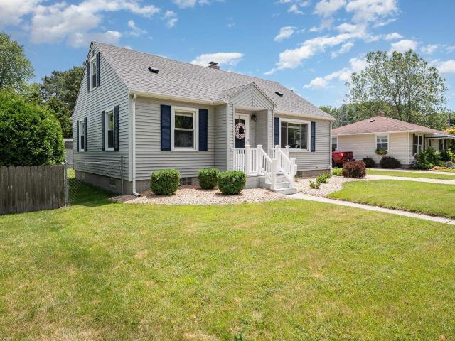 House for sale in Essexville