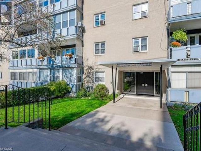 Condo for sale in Ancaster, Ontario