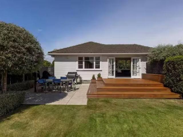House for sale in Chaslands, Canterbury