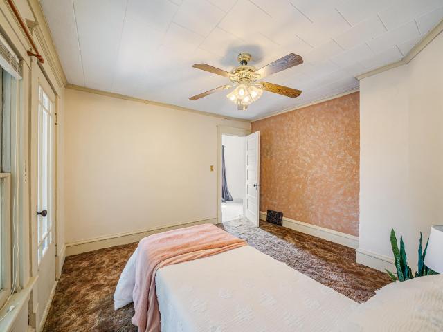 House for sale in Oshkosh, Winnebago County