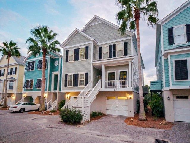 Townhouse for sale in Folly Beach, South Carolina