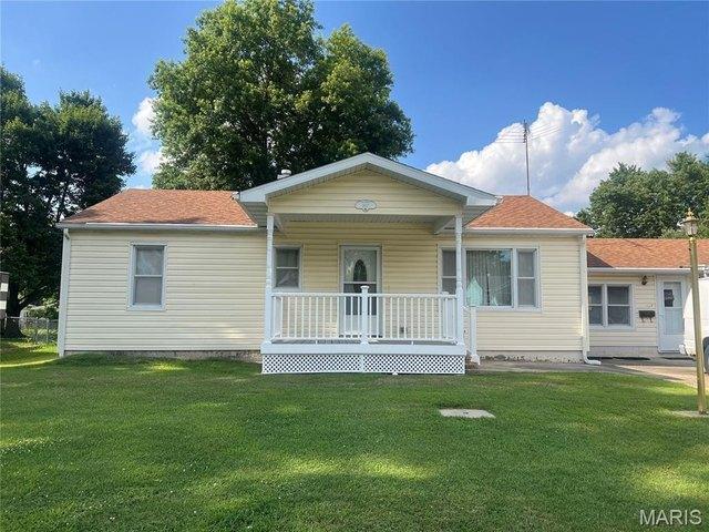 House for sale in Mount Olive, Illinois