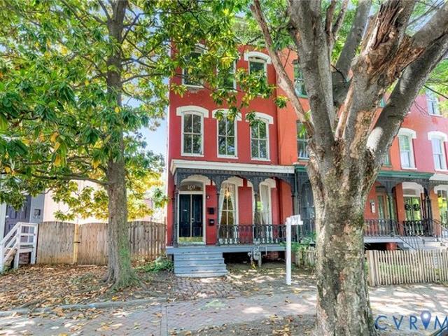 Townhouse for sale in Virginia