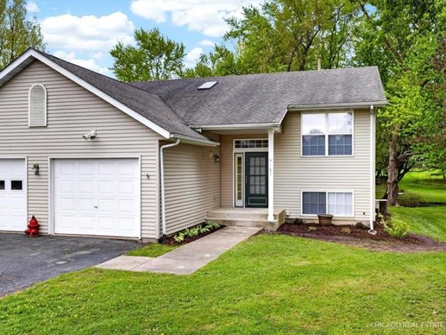Townhouse for sale in Poplar Grove, Illinois