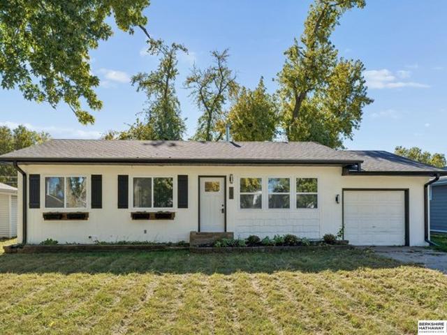 House for sale in Valley, Douglas County