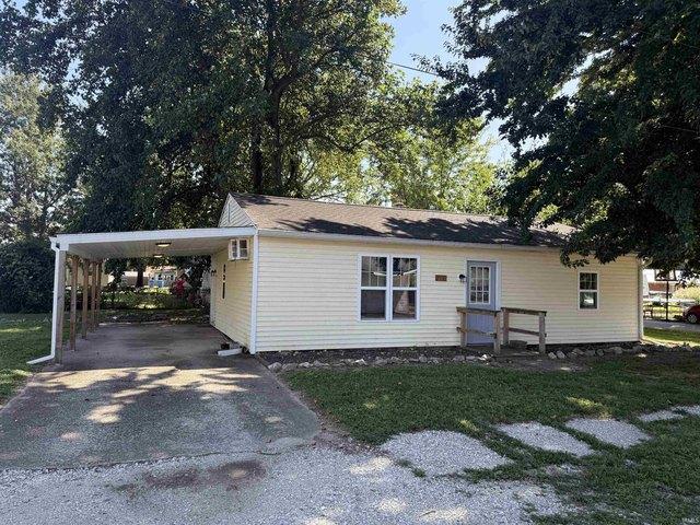 House for sale in Monroe City, Indiana