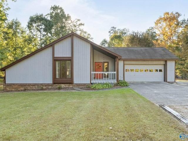 House for sale in Harvest, Madison County