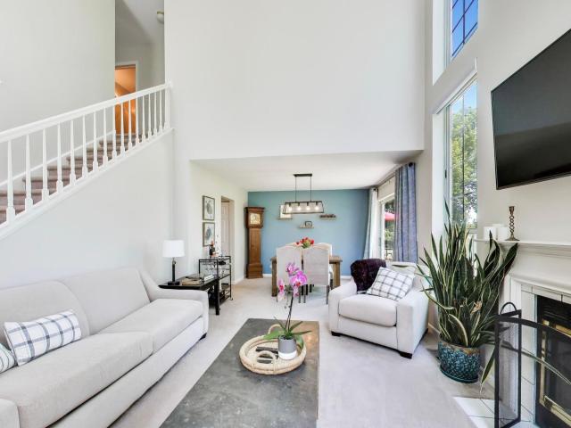 Townhouse for sale in Great Lakes, Illinois