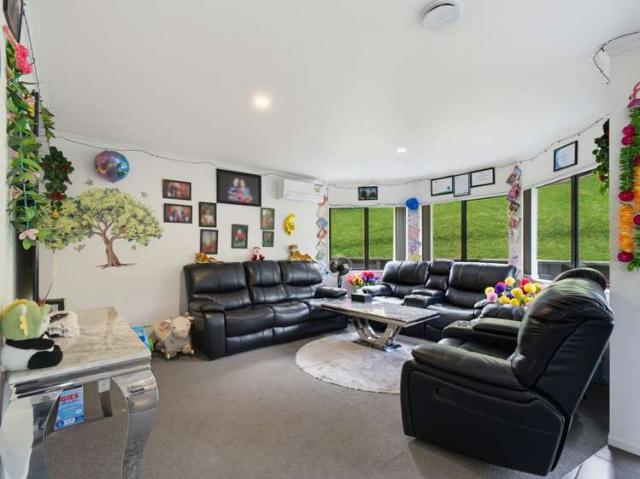 House for sale in Avondale