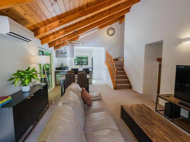 House for sale in Oratia