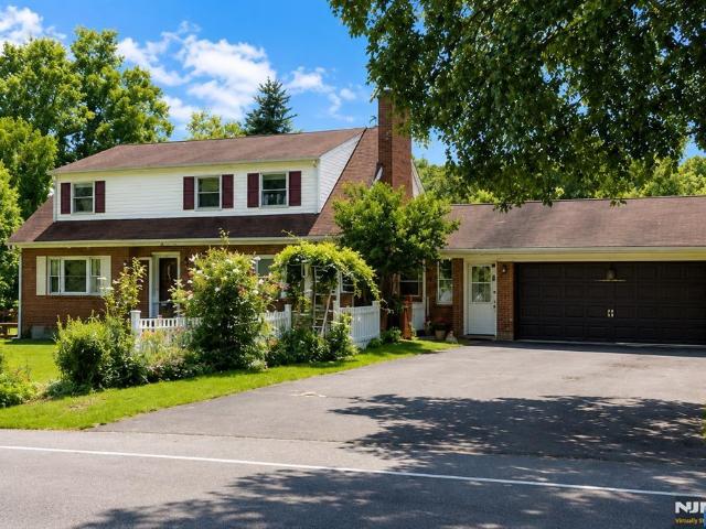 House for sale in Woodcliff Lake, New Jersey