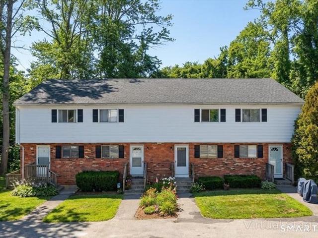 Townhouse for sale in Montville, Connecticut