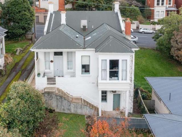 Townhouse for sale in Otakou
