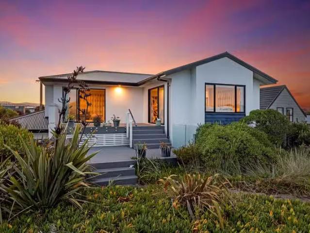 House for sale in Chaslands, Canterbury
