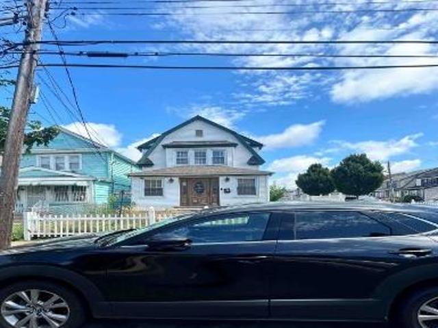 House for sale in Queens, Arverne