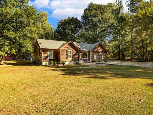 House for sale in Detonti, Bauxite