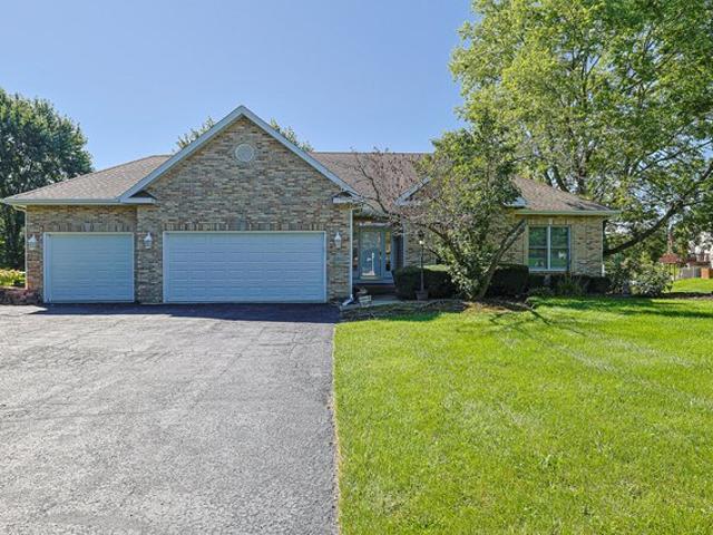 House for sale in Mchenry, Illinois