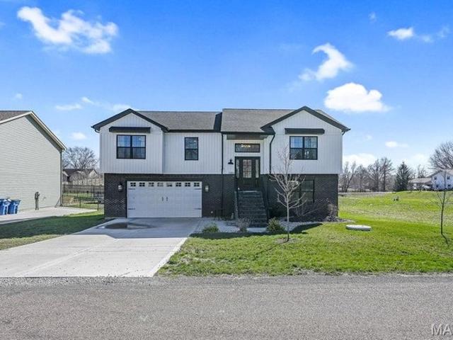 House for sale in Edwardsville, Illinois