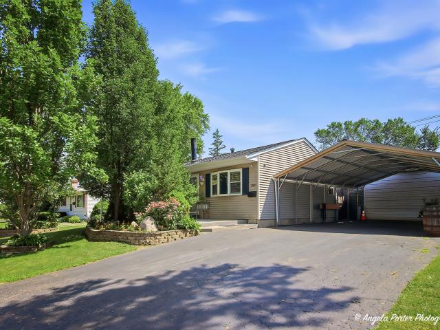 House for sale in Wauconda, Illinois