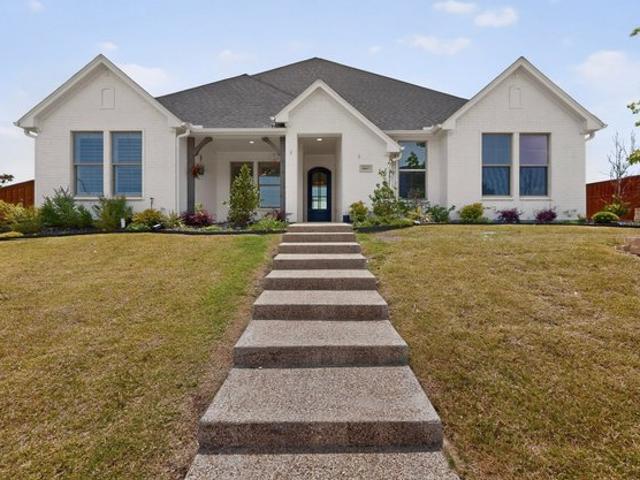 House for sale in Benbrook, Texas