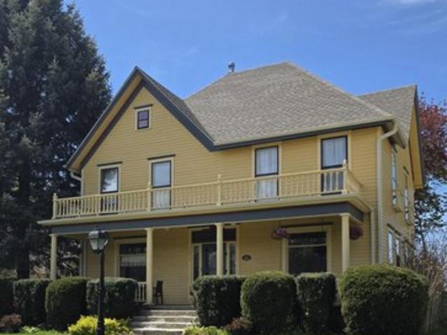 House for sale in Mchenry, Illinois