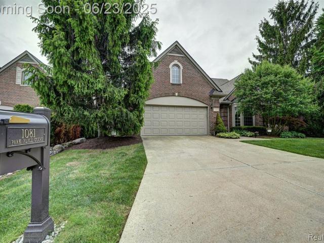 Condo for sale in Bloomfield Hills