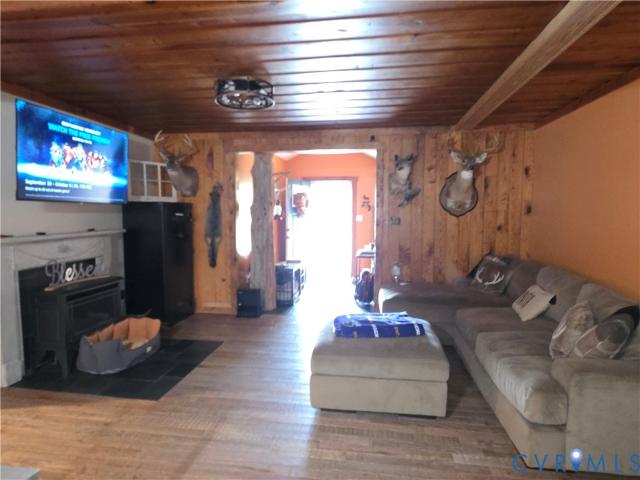 House for sale in Henleys Fork, King and Queen County