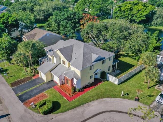 Townhouse for sale in Davie, Florida