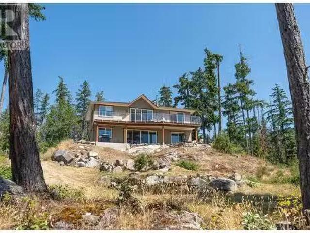 House for sale in Halfmoon Bay House for sale in Halfmoon Bay