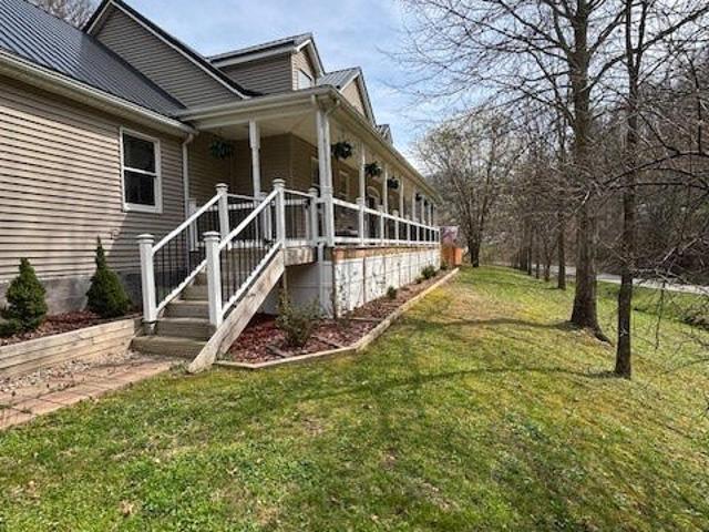 House for sale in Oil Springs, Kentucky