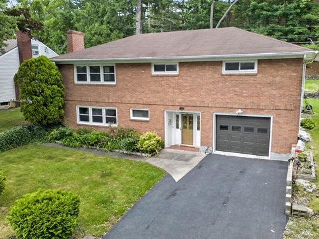 House for sale in Niskayuna, New York