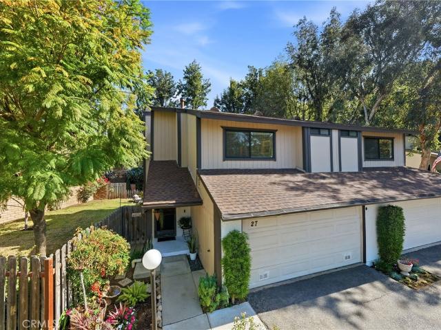 Townhouse for sale in Canoga Park, California