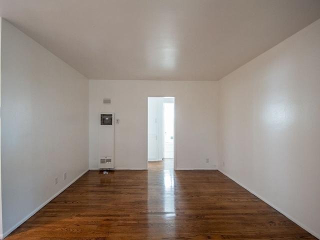 Apartment for rent in Canoga Park, California