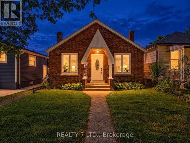 House for sale in RiverWest, Windsor