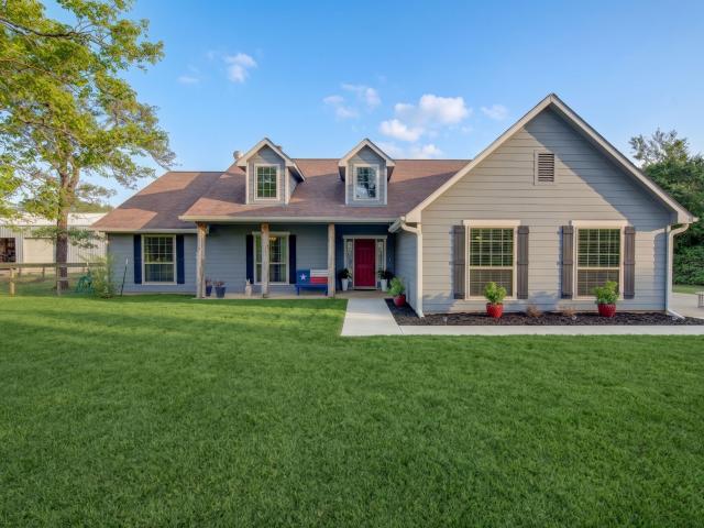 House for sale in Milam, Texas