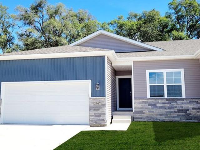 Townhouse for sale in Waukee, Iowa
