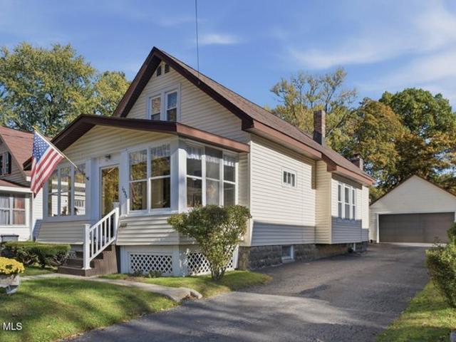 House for sale in Old Niskayuna, Town of Niskayuna