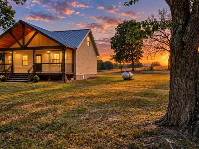 House for sale in Caulfield, Howell County