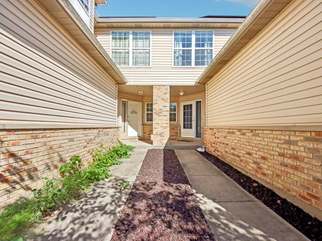 House for sale in Lake in the Hills, McHenry County