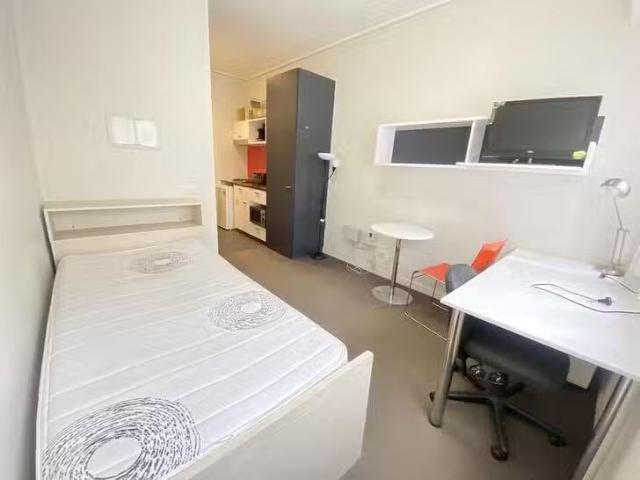 Apartment for rent in Carlton