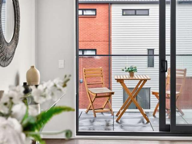 Apartment for sale in Paremoremo