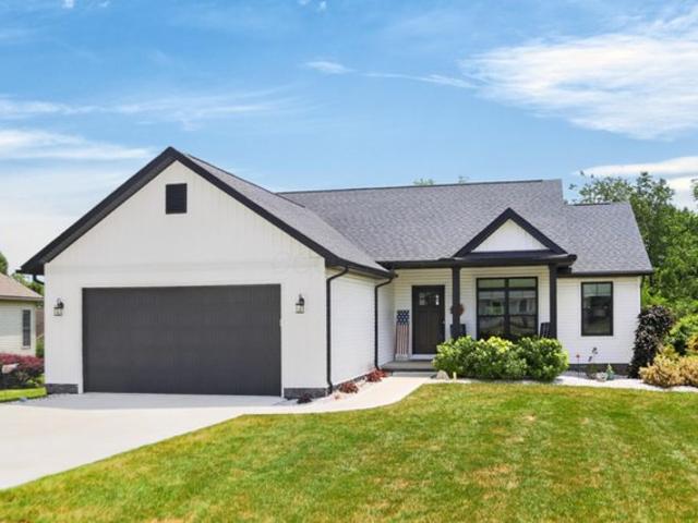 House for sale in Howard, Ohio