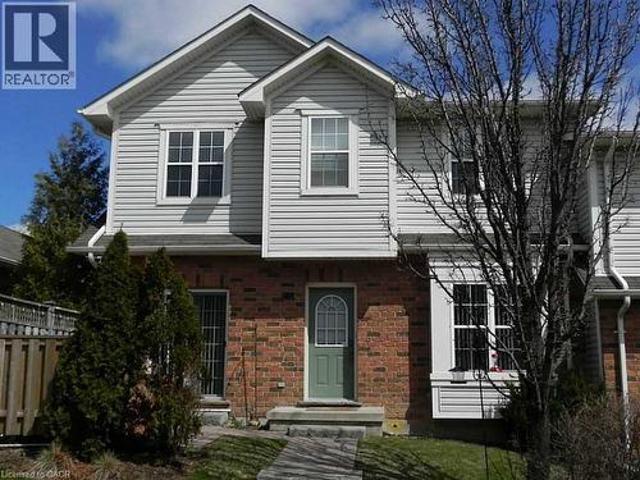 Townhouse for rent in Ancaster, Ontario