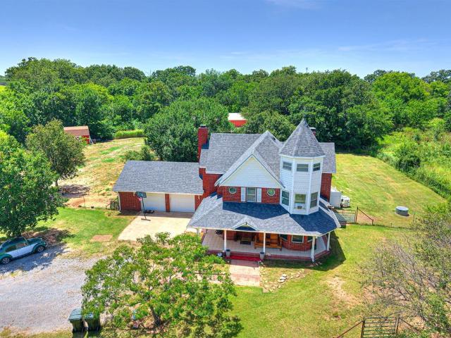 House for sale in Davis, Oklahoma