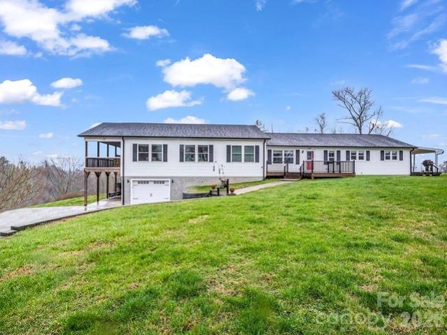 House for sale in Spruce Pine, North Carolina