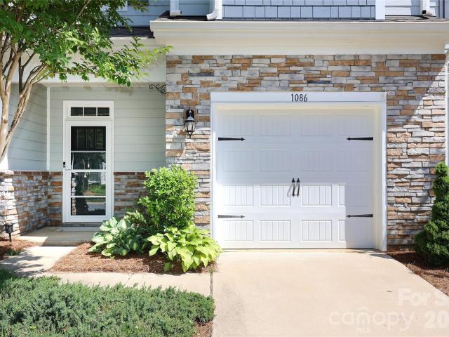 Townhouse for sale in Clover, South Carolina