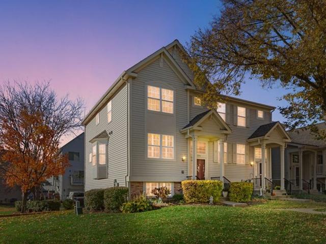 Townhouse for sale in Grayslake, Illinois