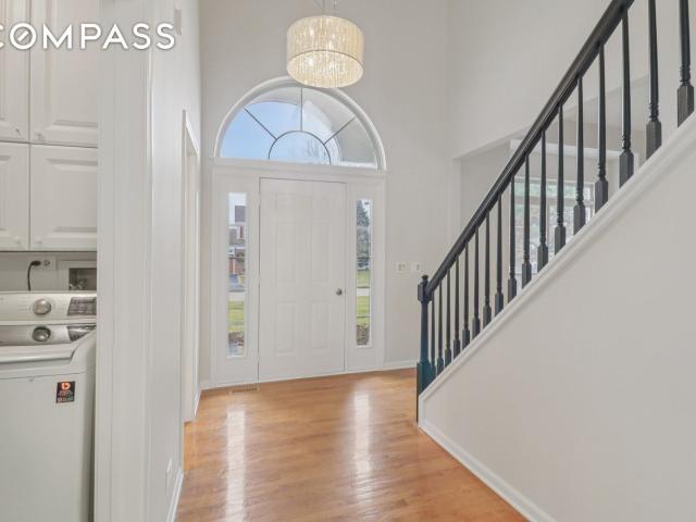 House for sale in Mchenry, Illinois